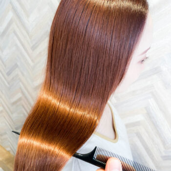 銀座で人気の縮毛矯正｜自然なツヤと手触りに仕上がったストレートヘア