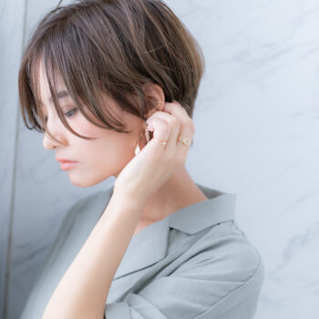 自由が丘でプレミアム白髪染めをした大人女性のツヤ感のある上品なヘアカラー