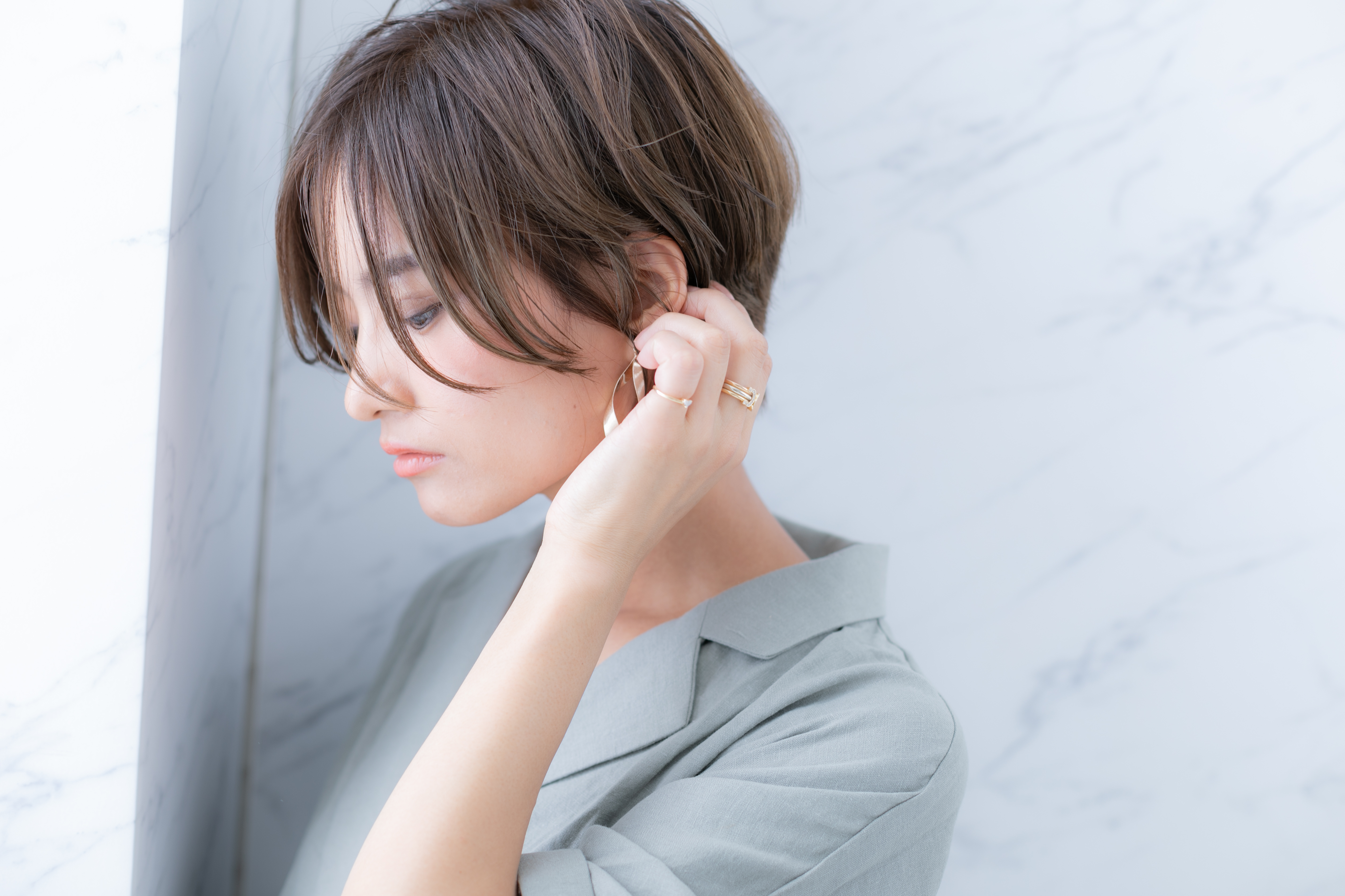 銀座で明るめ白髪染めをした上品な大人女性のヘアカラー