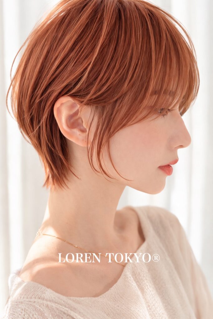 白髪が目立ちにくいツヤのある大人女性の髪型写真