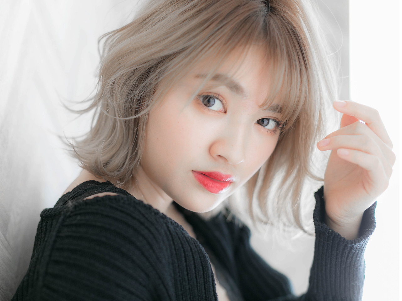 ブリーチ毛に縮毛矯正はできるのかを解説する自然なストレートヘアの仕上がり